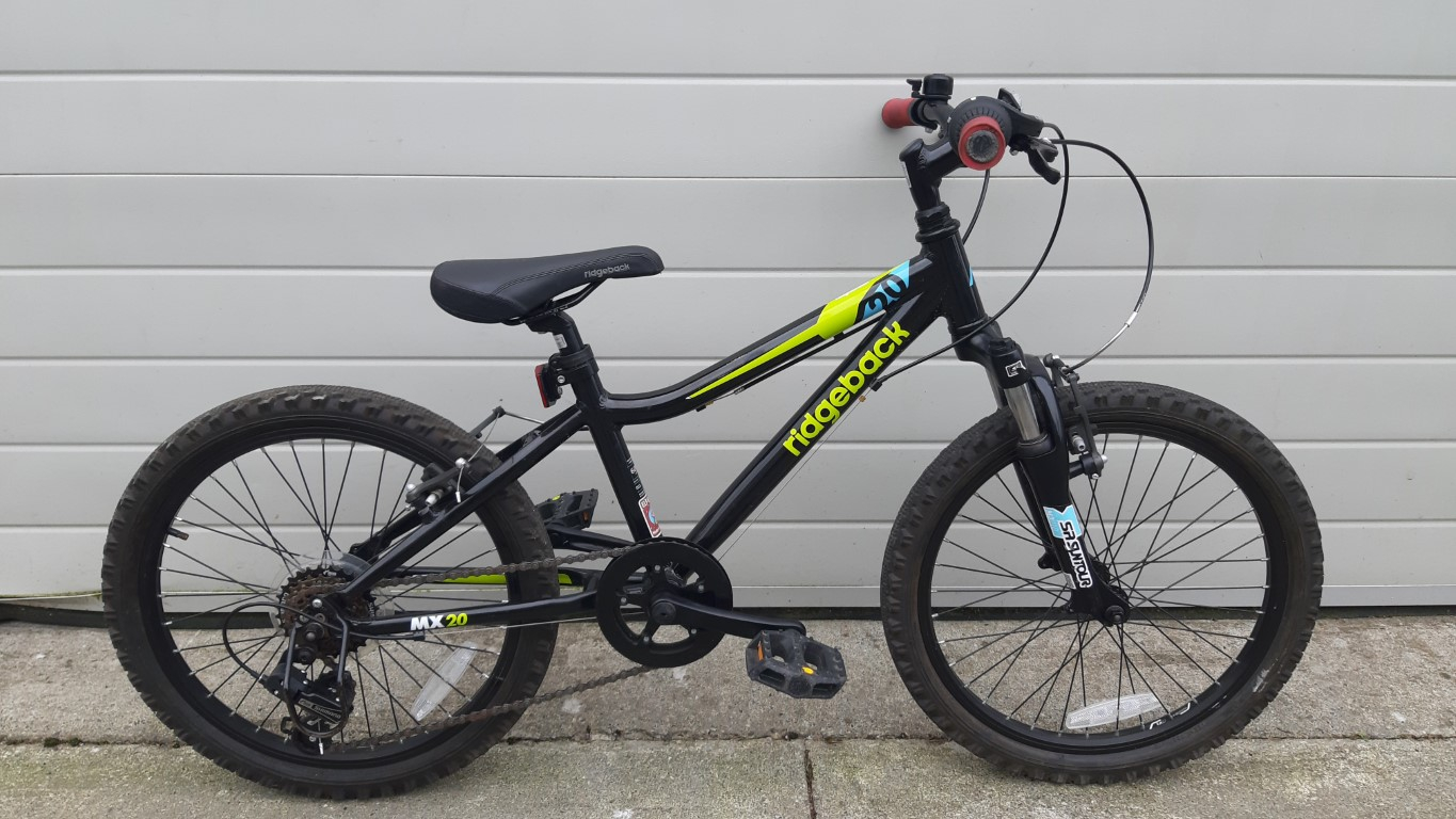 Ridgeback MX20 with Red Handle Bar Grips